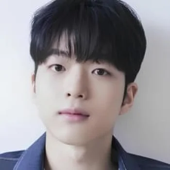 차강윤