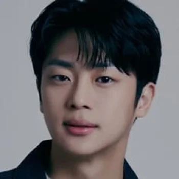 Lee Sin-young