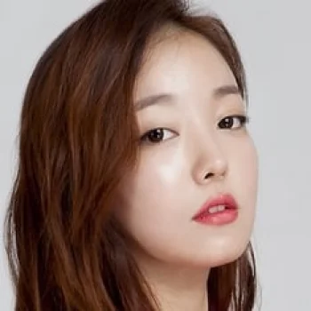 Moon Ji-in