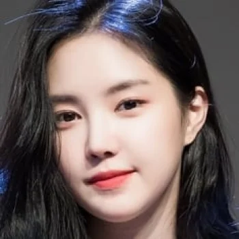 Son Na-eun